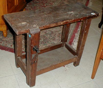 n.Bancone falegname modellino, dimensioni 70x25x52, anno primo '900 ca., abete, provenienza Italia