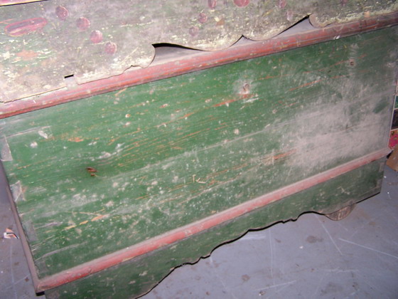 n.Cassapanca dipinta, dimensioni 120x60x70, anno fine '800 ca., provenienza Polonia