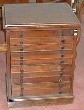 n.Cassettierina espositore, dimensioni 52x62x46, anno fine '800 ca., mogano, provenienza Inghilterra