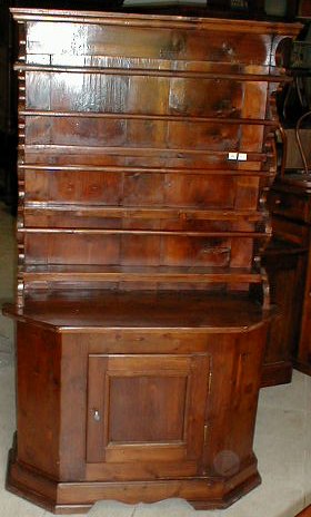 n.Credenza con piattaia, dimensioni 99x40x170, abete