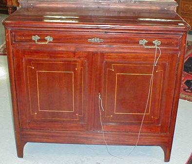 n.Credenza, dimensioni 118x54x103, anno primo '900 ca., mogano, provenienza Inghilterra