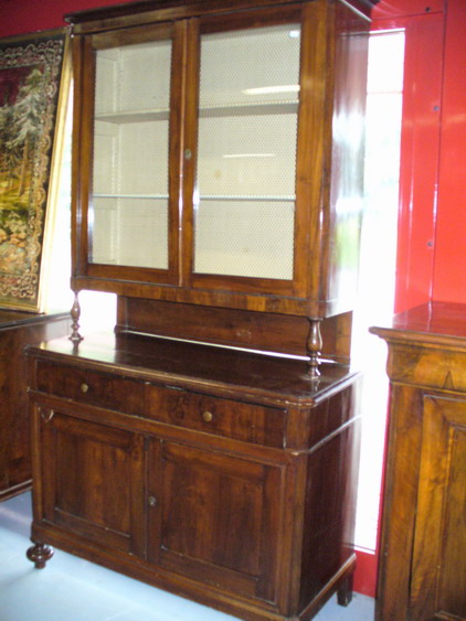 n.Credenza, dimensioni 122x55x222, anno 1800 ca., noce, provenienza Italia