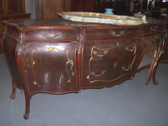 n.Credenza, dimensioni 226x67x100, anno stile '700 ca., noce, provenienza Italia