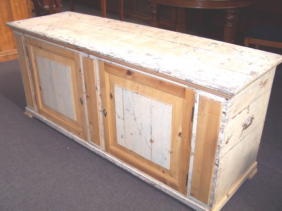 n.Credenza bianca 2 ante, dimensioni 152x55x73, anno primo '900 ca., abete, provenienza Italia