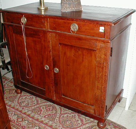n.Credenza due ante, dimensioni 115x57x98, anno 1840 ca., ciliegio, provenienza Francia