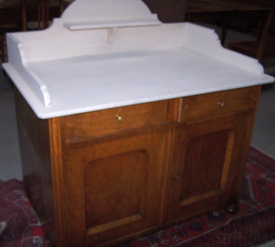 n.Credenzina con piano bianco, dimensioni 102x62x104