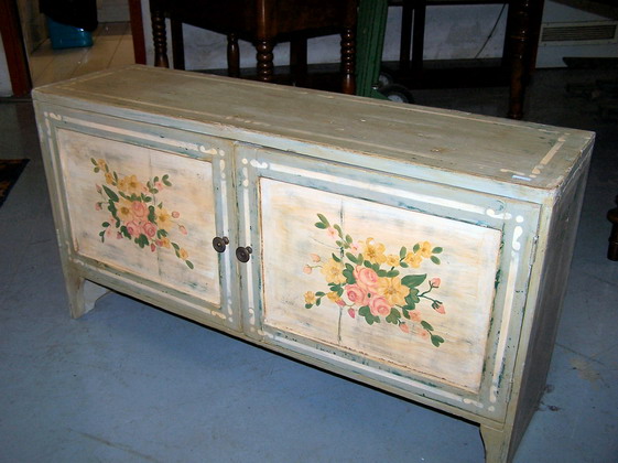 n.Credenzina due ante, dimensioni 108x31x58