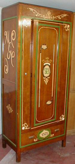 n.Armadio dipinto golf, dimensioni 89x51x208, anno 1950 ca., provenienza Inghilterra