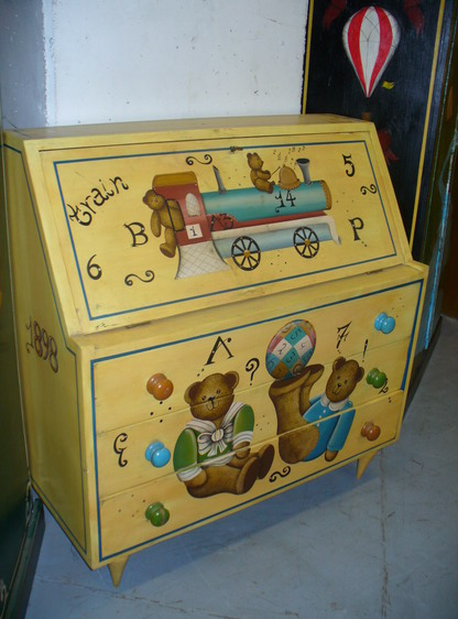 n.Bureau giallo, dimensioni 103x47x108, anno 1950 ca., provenienza Inghilterra