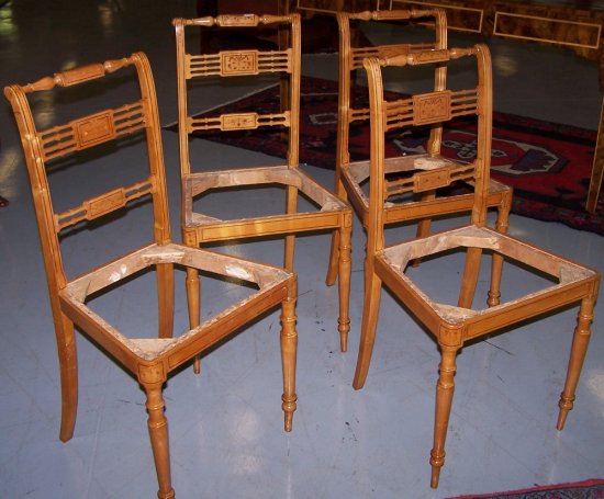 n.4 sedie intarsiate, dimensioni 44x37x88