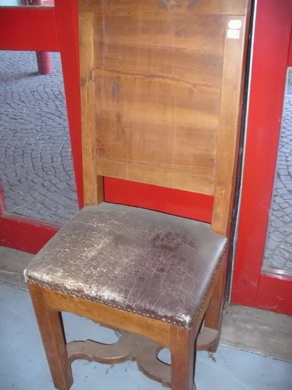 n.Sedia, dimensioni 47x40x113, anno 1800 ca., noce, provenienza Italia
