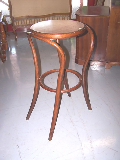 n.Seggiolino thonet, dimensioni 47x47x87, anno primo '900 ca., faggio
