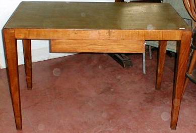 n.Tavolo linoleum, dimensioni 119x65x80, anno 1950 ca., rovere, provenienza Italia