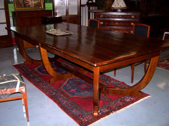n.Tavolo dec da riunione, dimensioni 300x141x81, noce