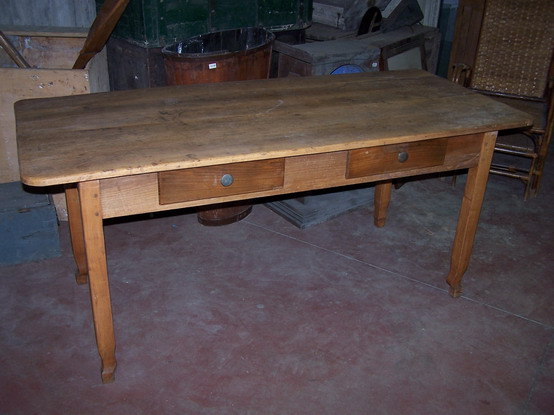 n.Tavolo 2 cassetti, dimensioni 178x78x78, anno met '800 ca., ciliegio, provenienza Italia