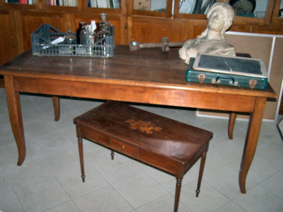 n.Tavolo gamba sciabola, anno 1930 ca., quercia, provenienza Italia