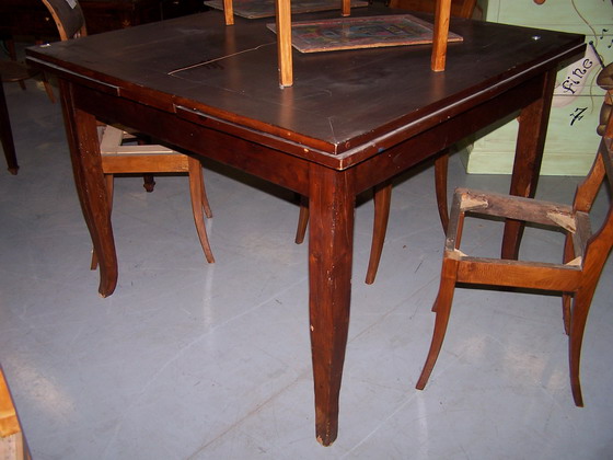 n.Tavolo allungabile, dimensioni 110x110x80, anno primo '900 ca., abete, provenienza Italia