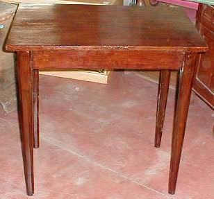 n.Tavolino, dimensioni 78x51x79, anno meta '800 ca., noce, provenienza Italia