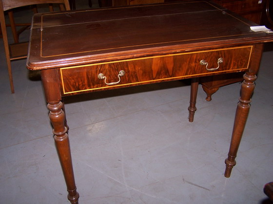 n.Tavolino, dimensioni 91x60x75, anno 1800 ca., noce, provenienza Italia