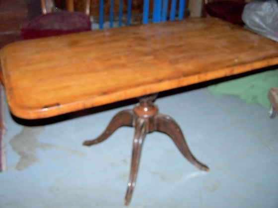 n.Tavolino, dimensioni 118x65x63, anno primo '900 ca., noce, provenienza Italia
