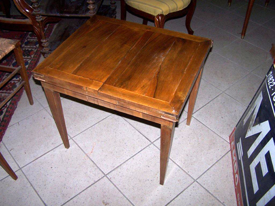 n.Tavolino Gioco, dimensioni 60x50x35, anno primi '900 ca., Noce, provenienza Italia