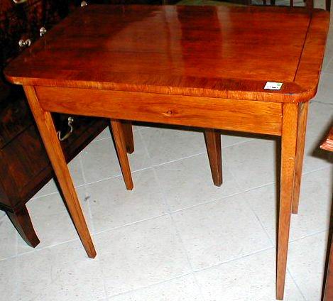 n.Tavolino, dimensioni 81x48x78, anno 1910 ca., rovere, provenienza Inghilterra