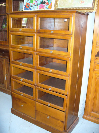 n.Camiciera, dimensioni 93x38x150, anno anni '30 ca., rovere, provenienza Inghilterra
