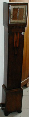 n.Orologio pendolo, dimensioni 23x16x136, anno 1930 ca., rovere, provenienza Inghilterra