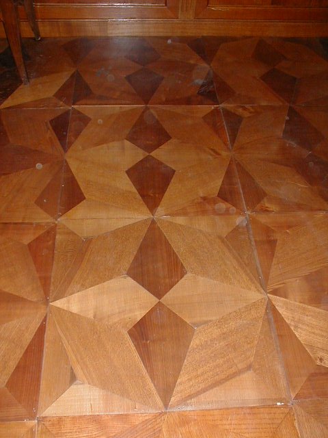 n.Pavimento a stella, rovere-ciliegio, provenienza Inghilterra