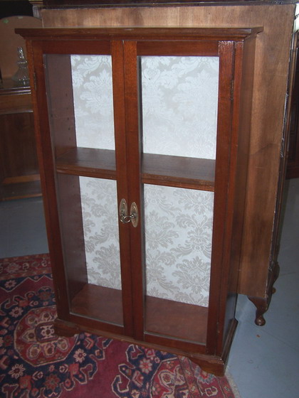 n.Vetrinetta, dimensioni 71x26x118, anno primo '900 ca., mogano, provenienza Inghilterra