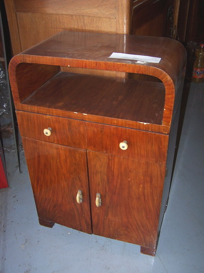 n.Vetrinetta deco, dimensioni 52x30x78, anno 1930 ca., noce, provenienza Italia