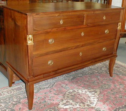 n.Cassettone con colonnina, dimensioni 122x52x88, olmo